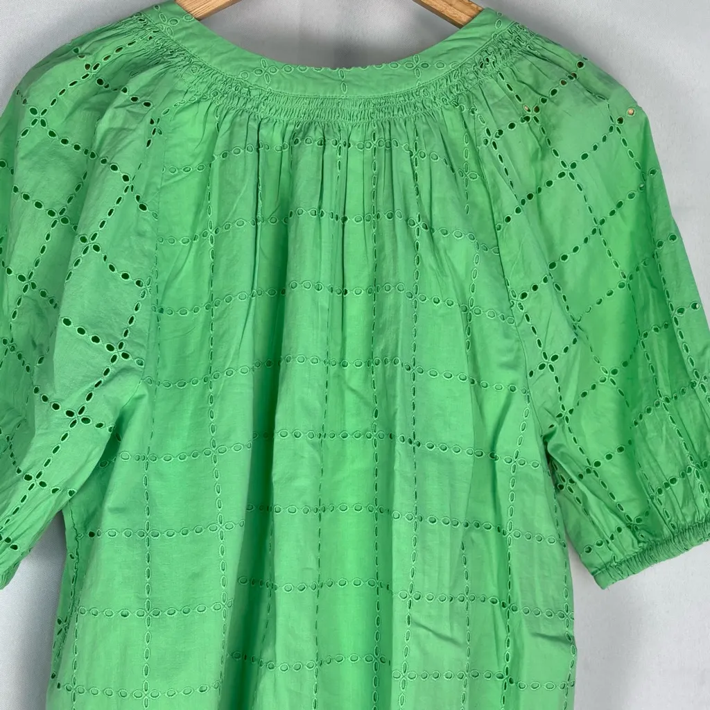 Crown and Ivy green short puff sleeve peasant top with eyelet details size XL - Image 9