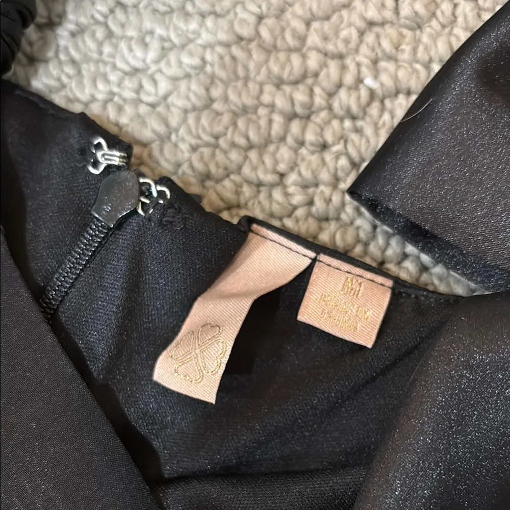 Elegant Black Dress with Bow Details - Image 3