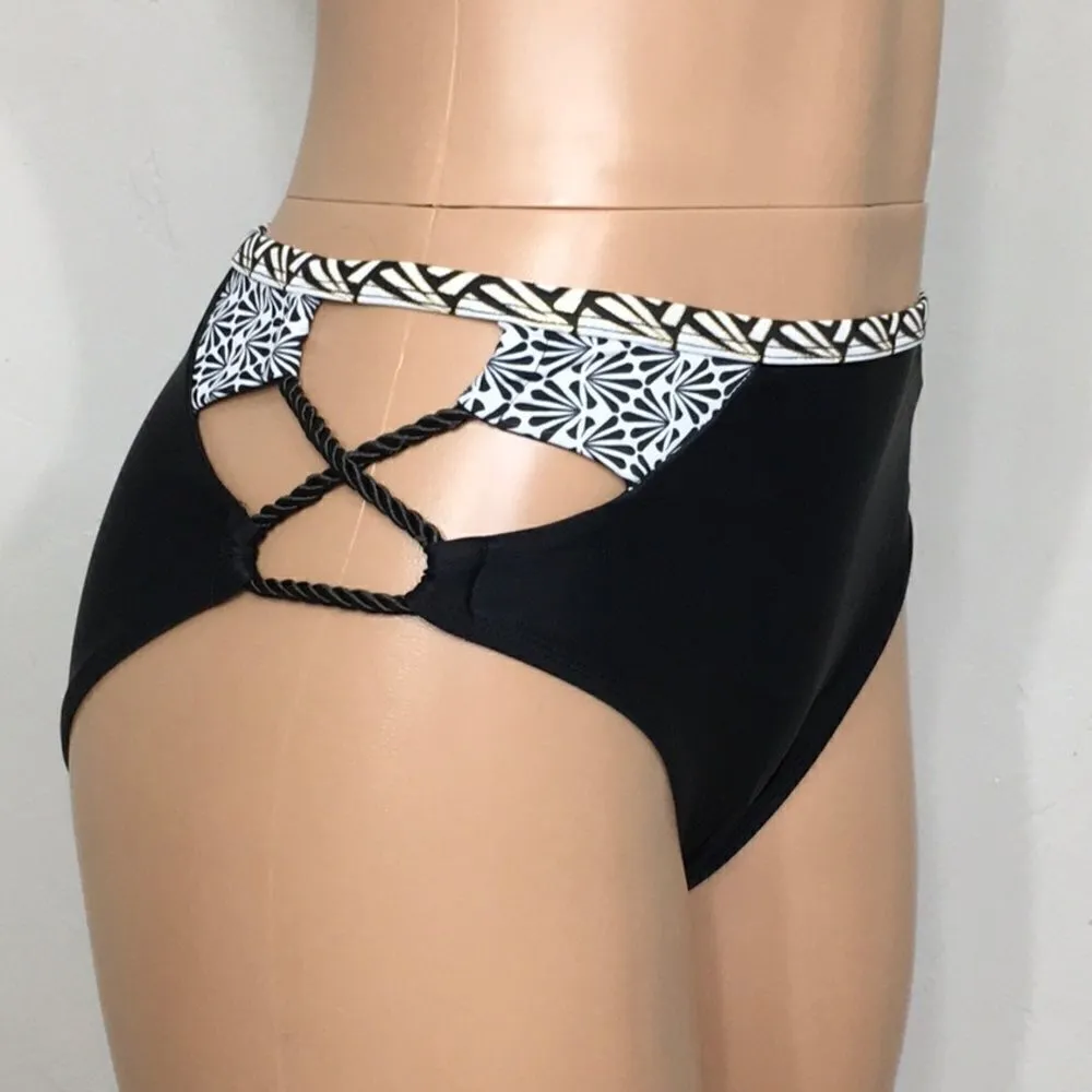 Black high waisted bikini bottoms. New Black Size 6 - Image 5