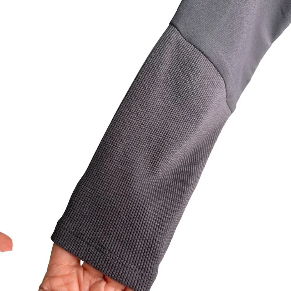 Juicy Couture Gray Shoulders Cut outs V-Neck Top with rhinestones Size Small - Image 7