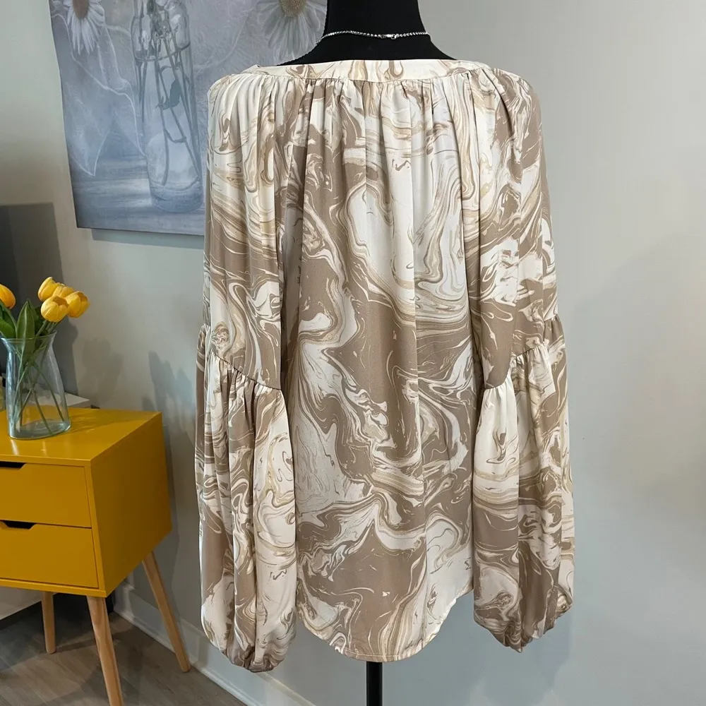 Anthropologie August Sky Medium Blouse, Beige Marble Print, 100% Polyester - Image 2