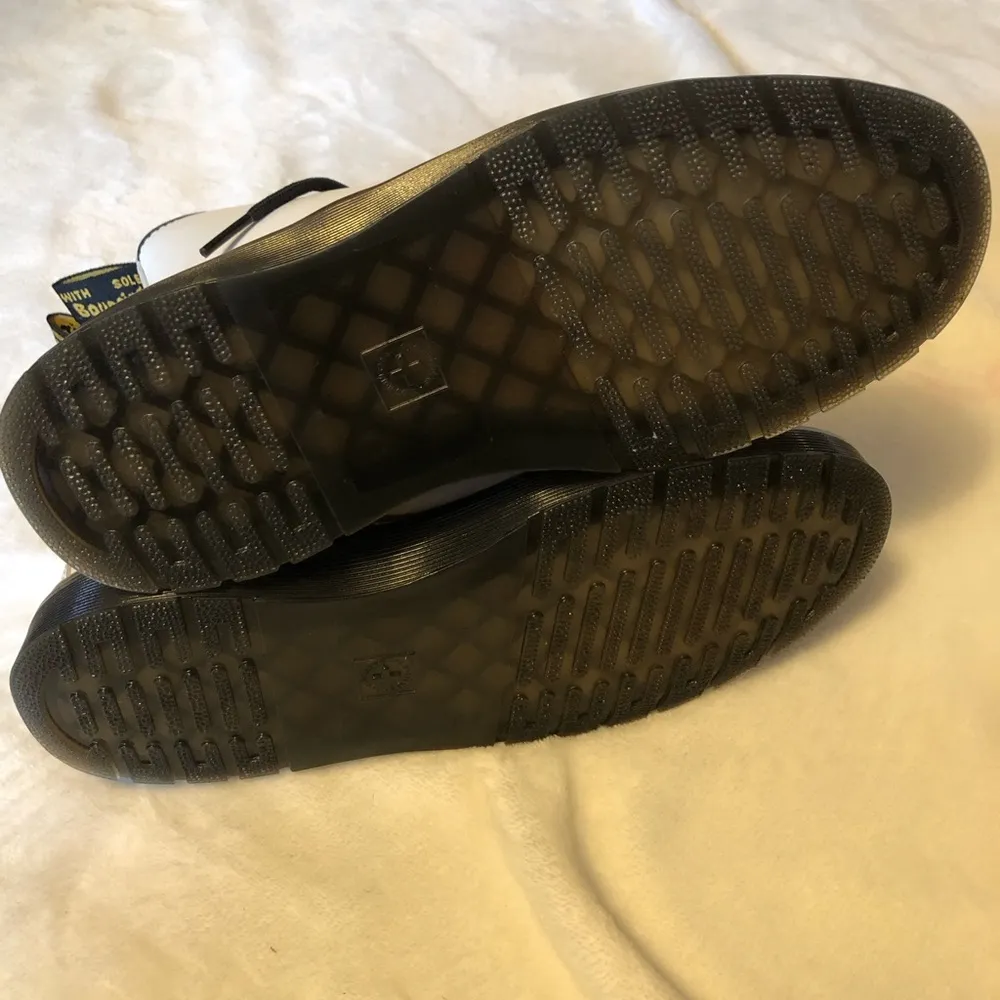 New  1460 Bex Lug Sole Boots (Women), size women 7, lace up leather - Image 9