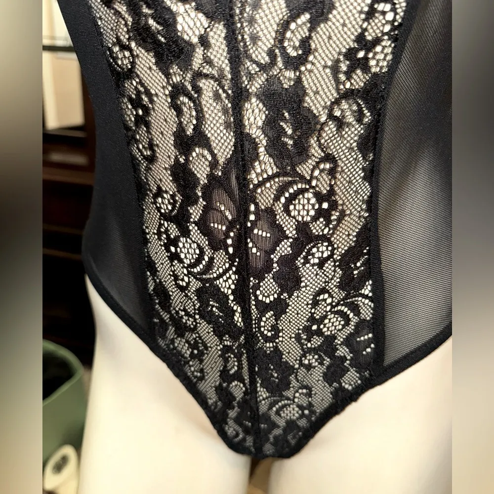 Privy BLACK SHEER LACE PLUNGING SLEEVELESS THONG BODYSUIT SIZE SMALL - Image 3