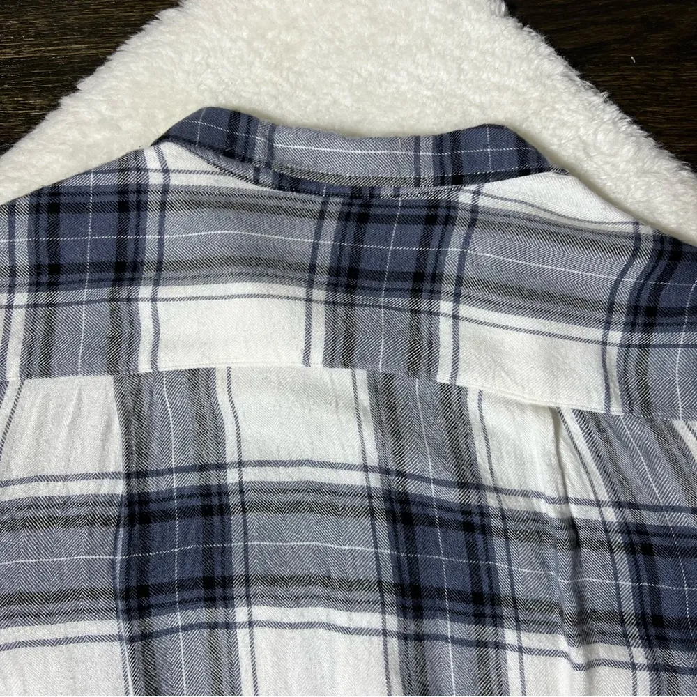 Melloday Soft Blue and White Plaid Button Down Flannel - Image 5