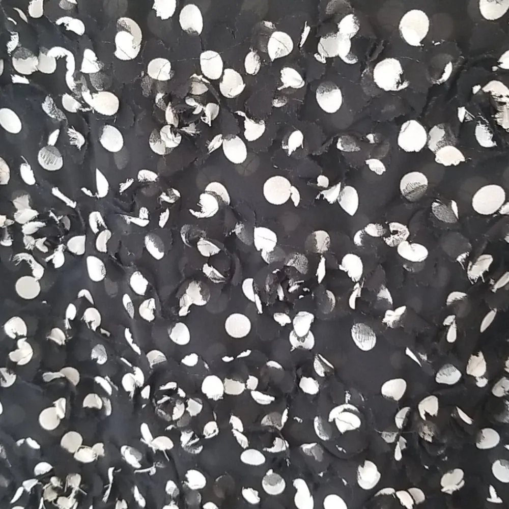 💕MAX STUDIO Polka Dot Textured Sleeveless Blouse - Image 4