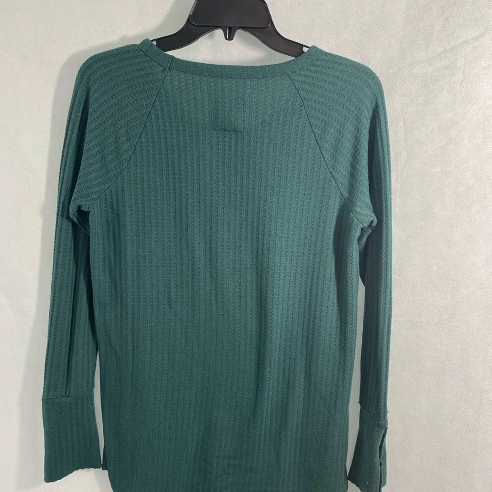 Chaser women’s medium blushish‎ green pullover ribbed buttons long sleeve - Image 4