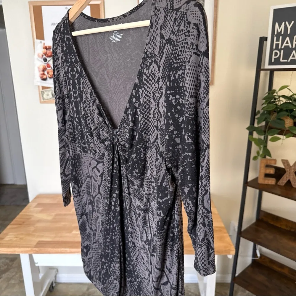 Lane Bryant Snakeskin Print Tunic Shirt Top Plus Twist Front Stretch Size 14-16 - Image 4