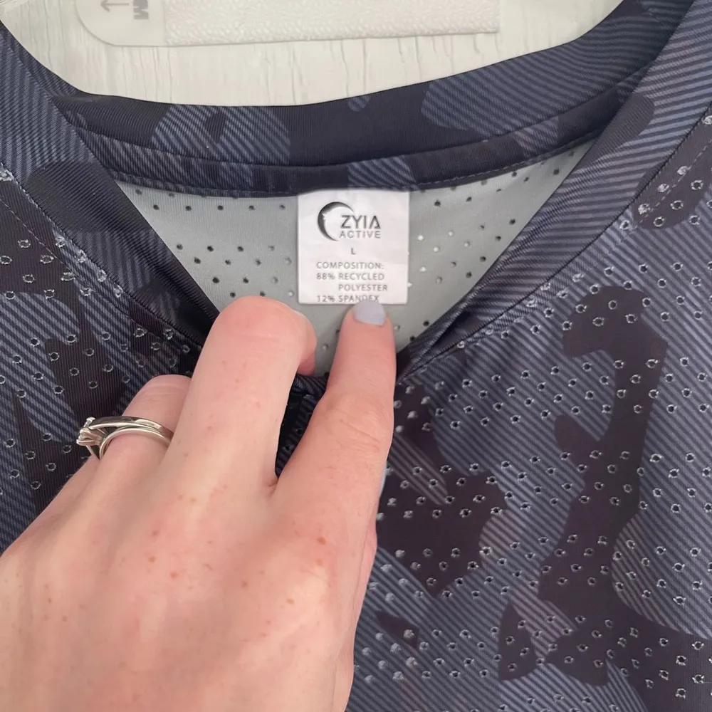 Zyia  Active Camo Chill Tank - Image 4