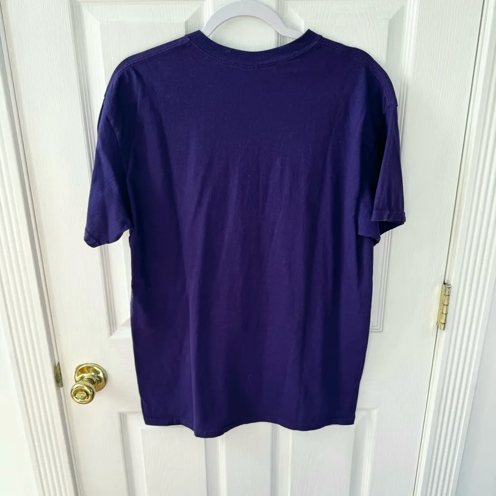 NWOT Ripley’s Purple Puffy Glitter Text Aquarium t-shirt Large - Image 4
