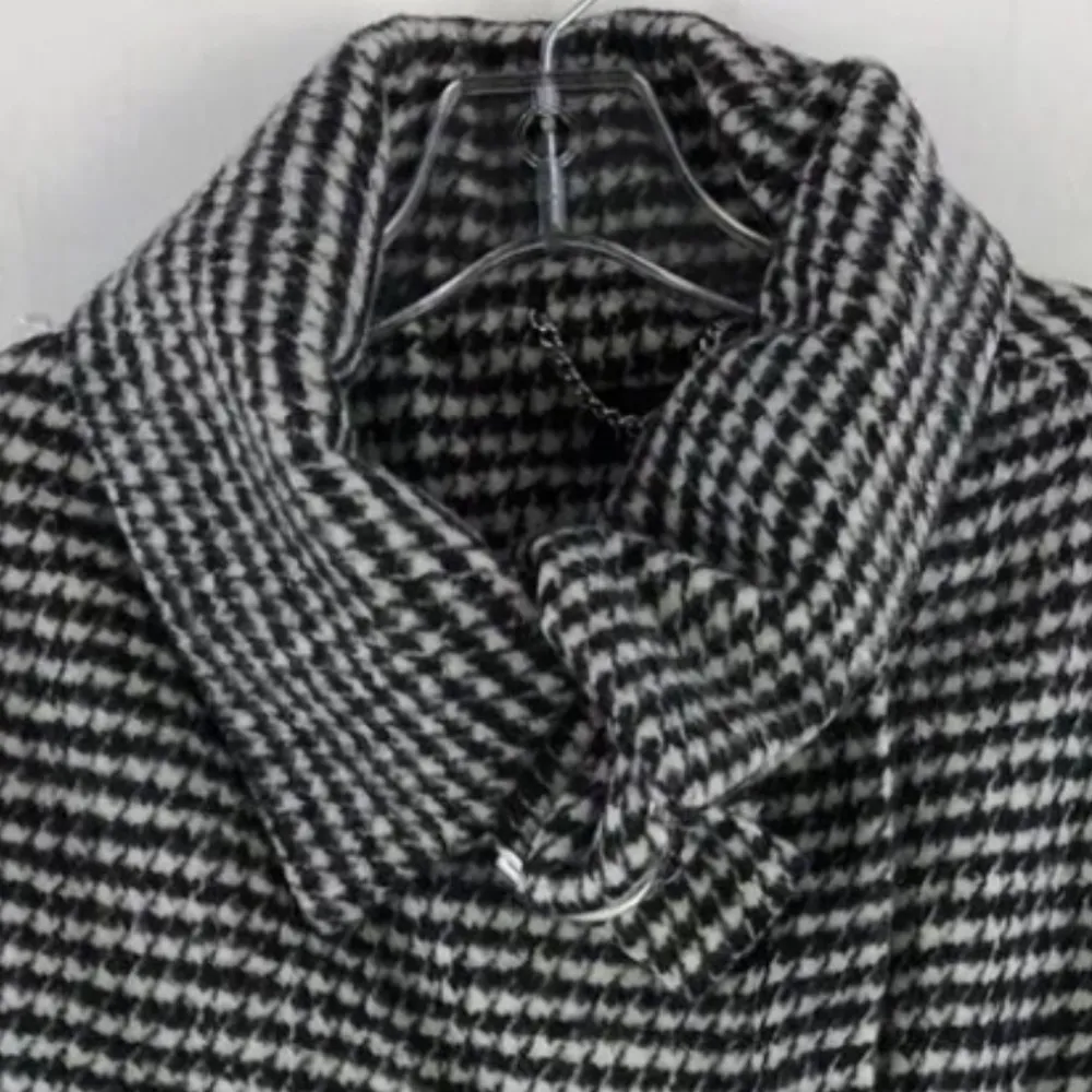 TOPSHOP B/W Houndstooth Wool Blend Pea Coat w Belted Collar & Hem Zipper Pockets - Image 11