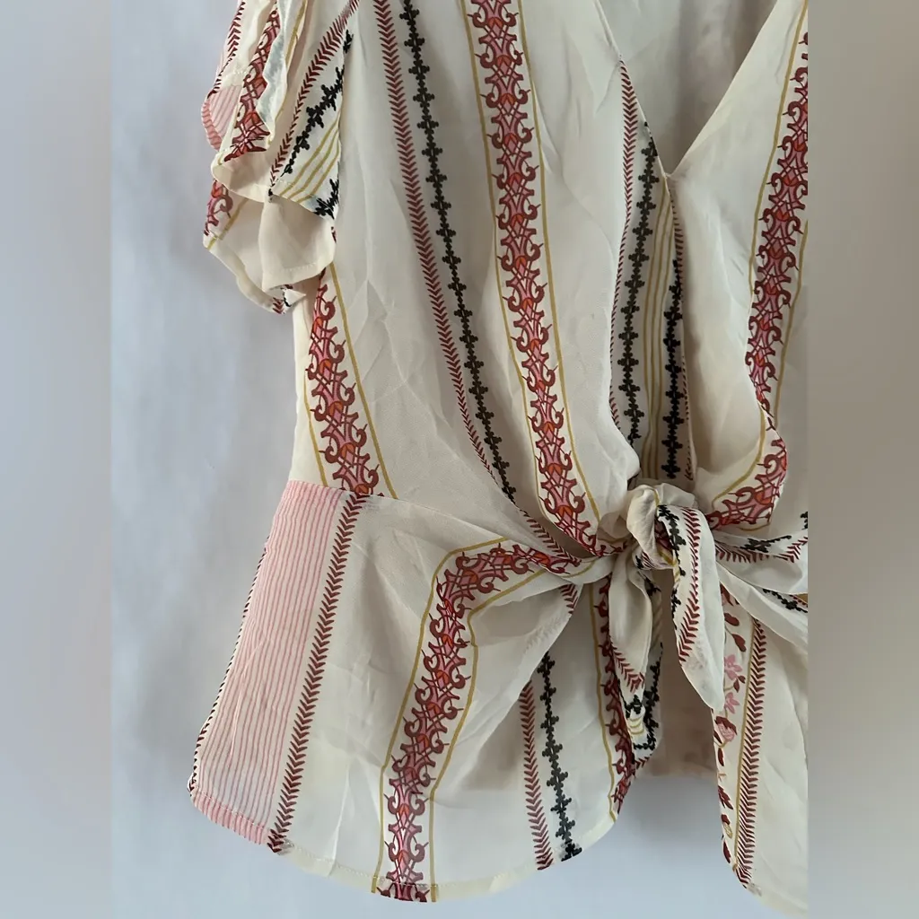 ASTR The Label Cream Boho Pattern Tie Front Cold Shoulder Blouse Size Medium - Image 4