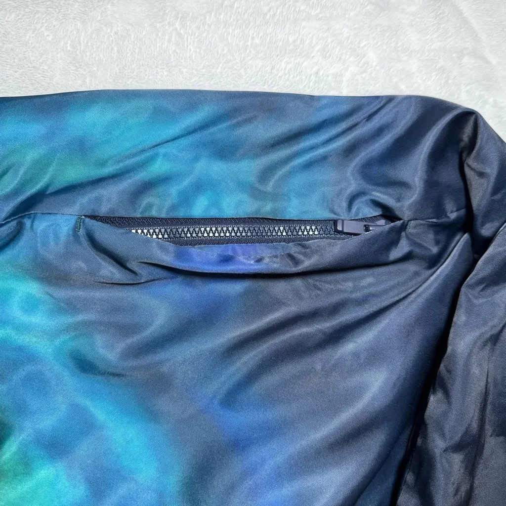 Nike WOMEN'S Northern Light PRINT BOMBER - Small - Image 9