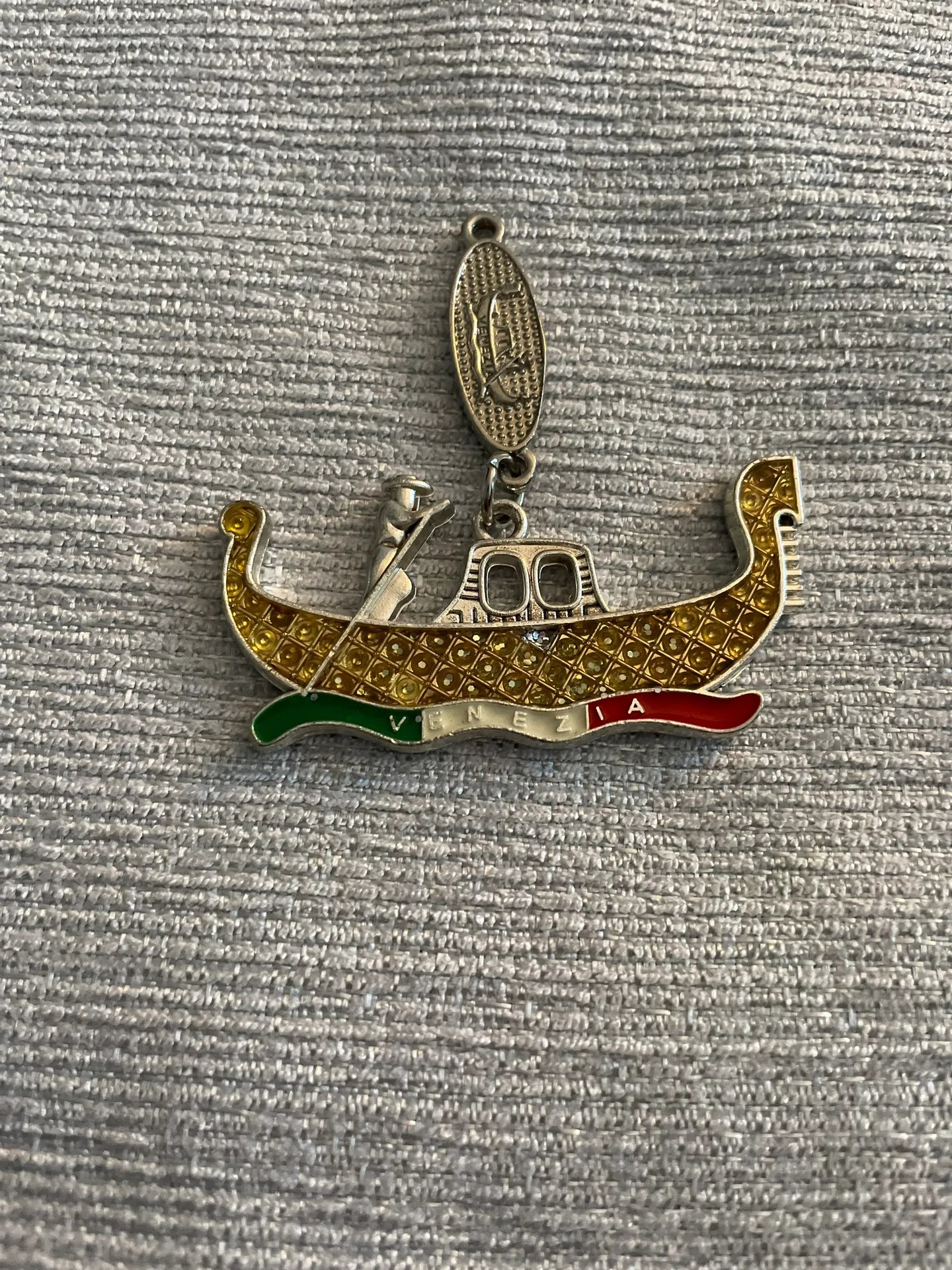 Vintage GONDOLA BOAT VENICE ITALY VENETIAN ITALIAN RHINESTONE charm. A few chipping in the rhinestones as pictured. Multiple - Image 2