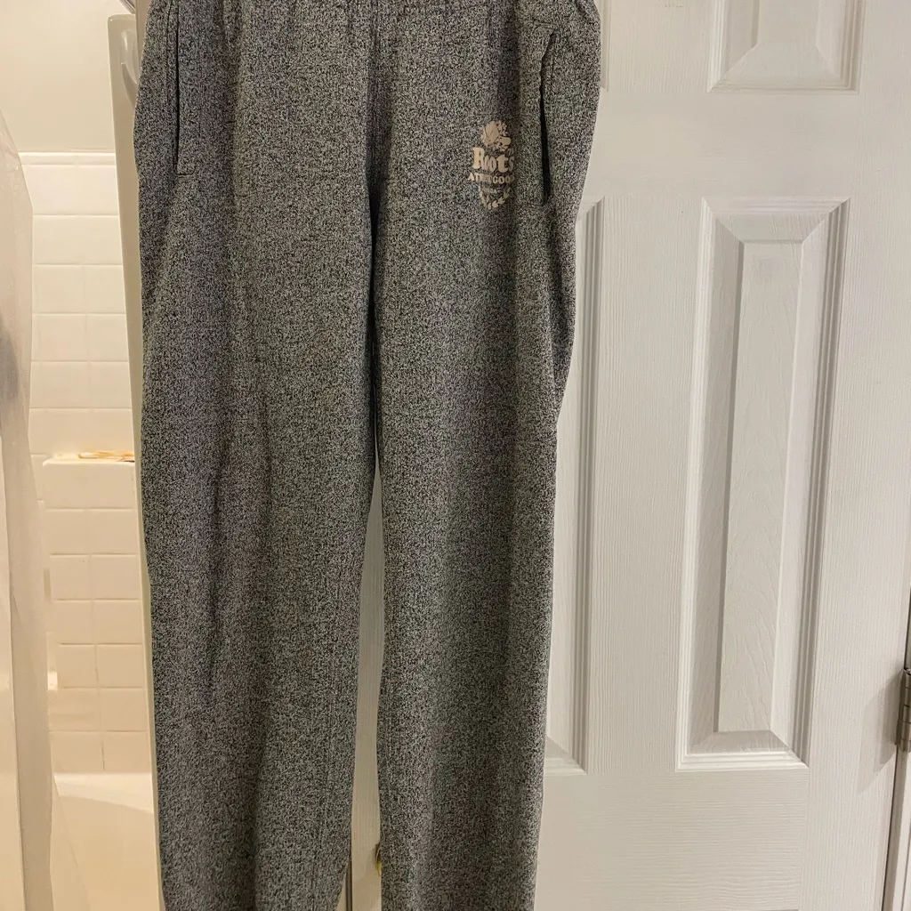 Roots salt and pepper kanga sweatshirt and sweatpants set XS - Image 2