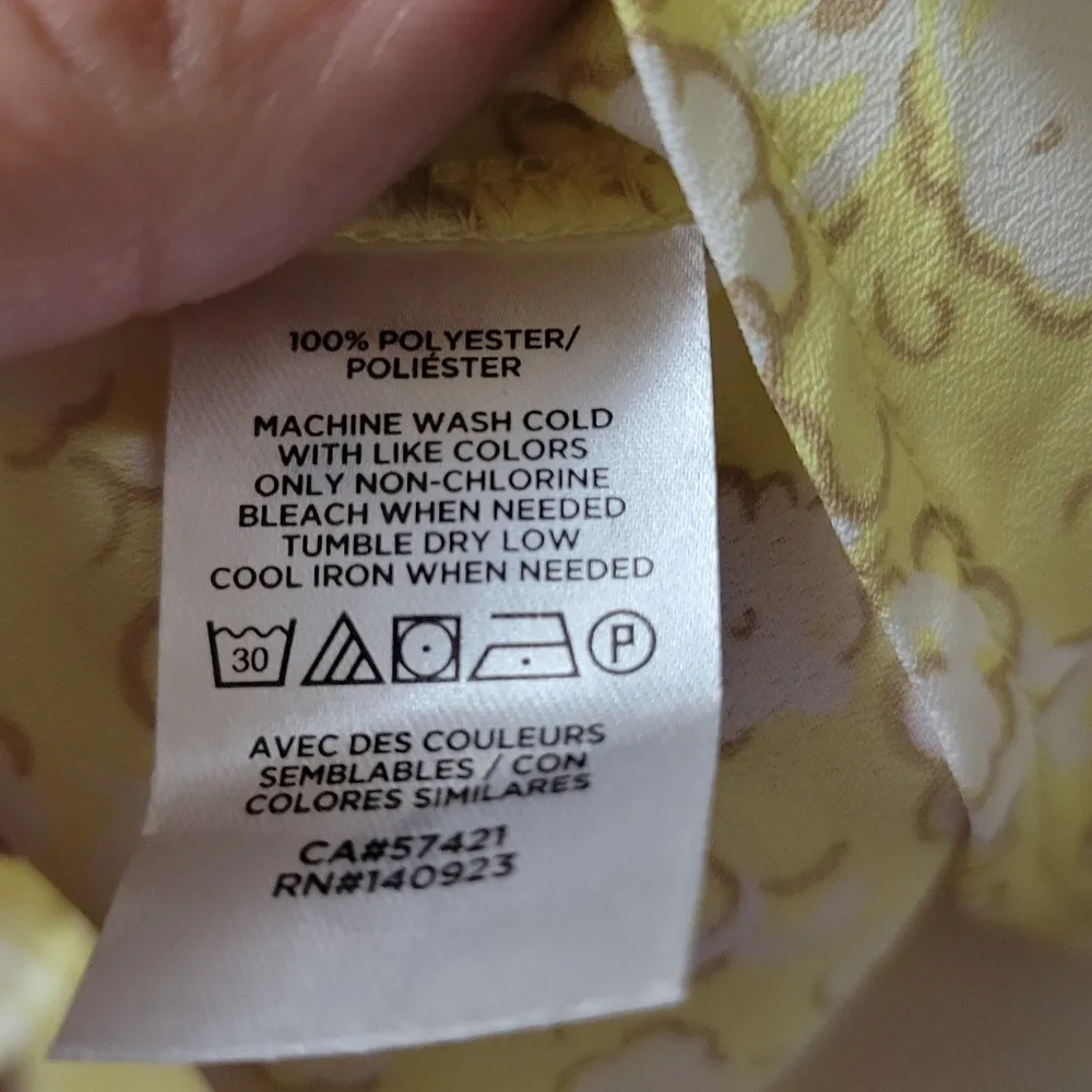 Loft outlet pastel yellow floral blouse size lp - Image 7