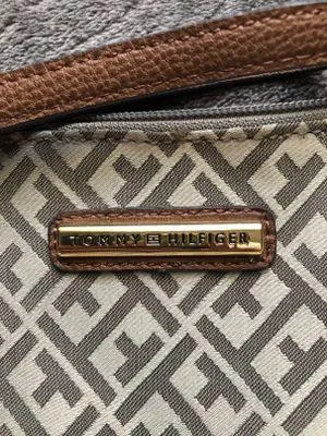 Tommy Hilfiger Pouch - Image 4