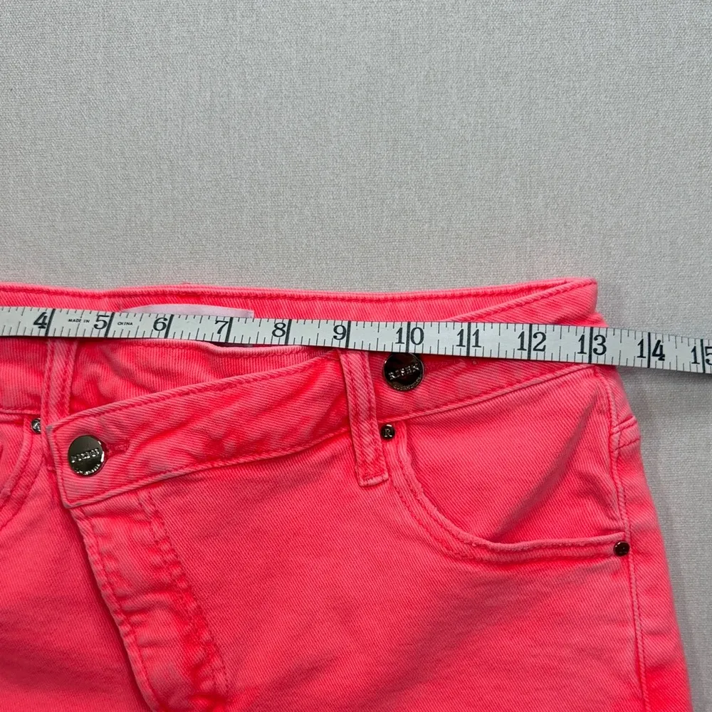 Risen Jeans Vibrant Pink Frayed Hem Jean Shorts Size M - Image 5