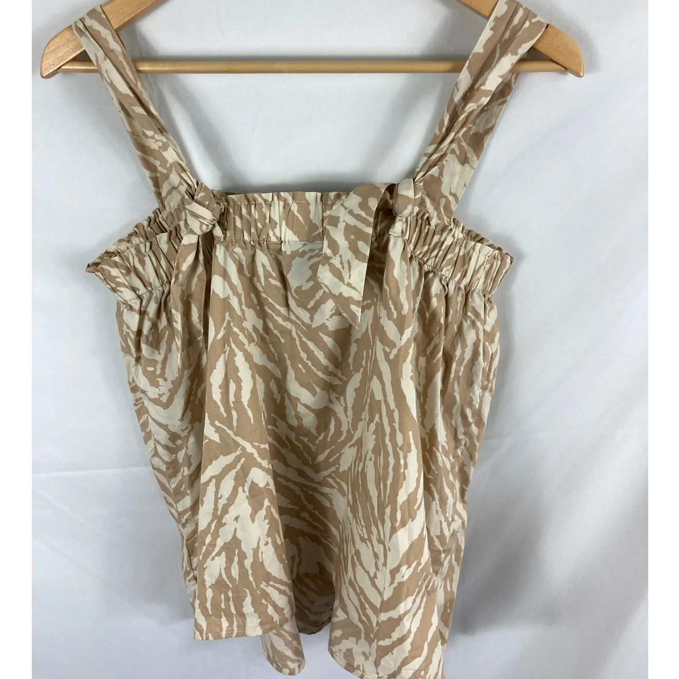 GAP Tie Back Tropical Babydoll Tank Top in Beige Tiger Print Size small Tall - Image 8