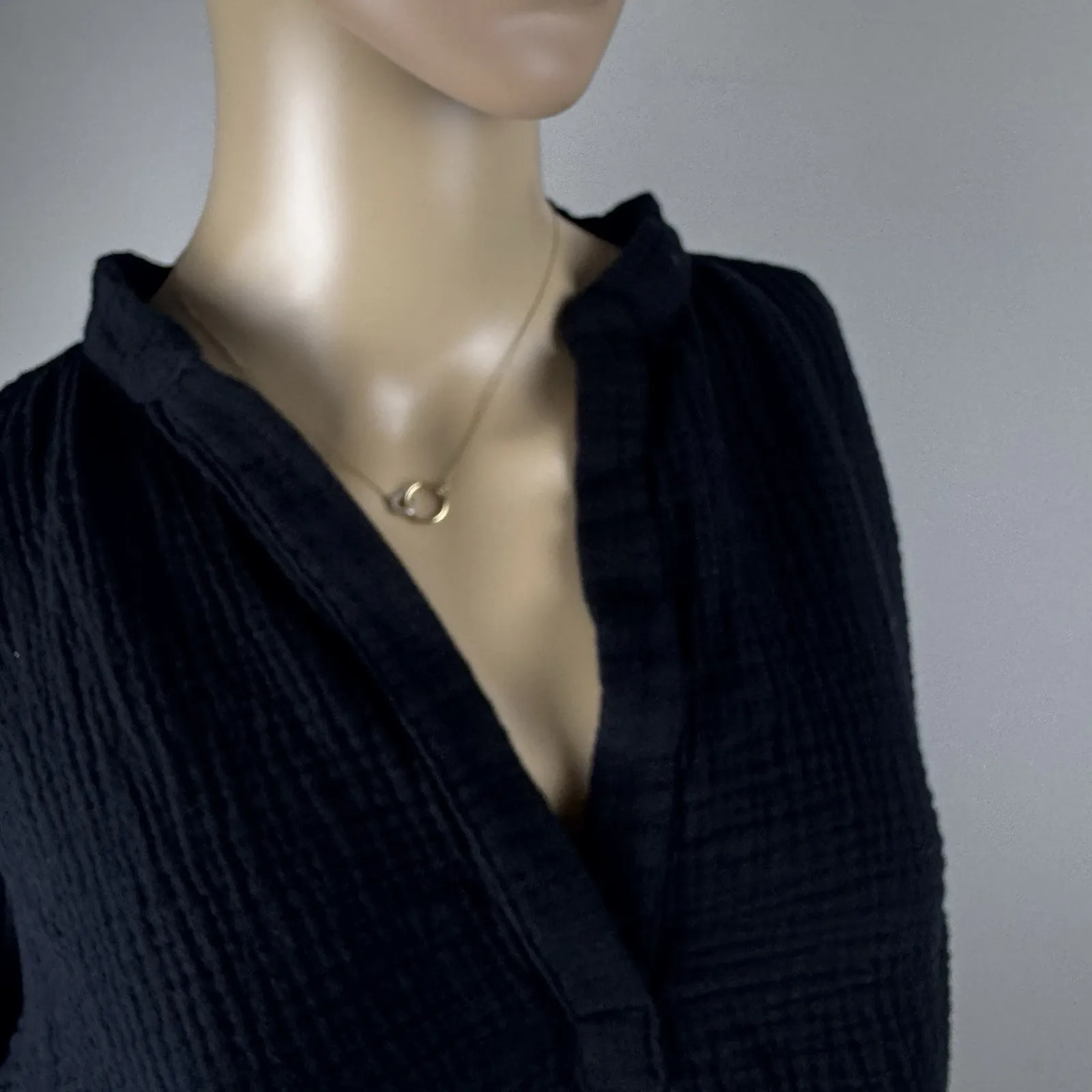 Natalie Busby Top Womens Medium Gauze Organic Cotton Black V Neck Popover - Image 3