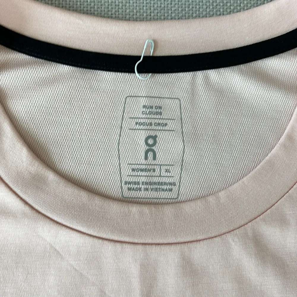 On Running Women’s Focus Crop in size XL Orange - Image 7