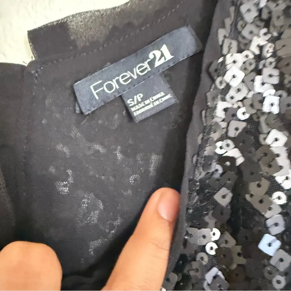 Forever 21  sequin top - Image 4