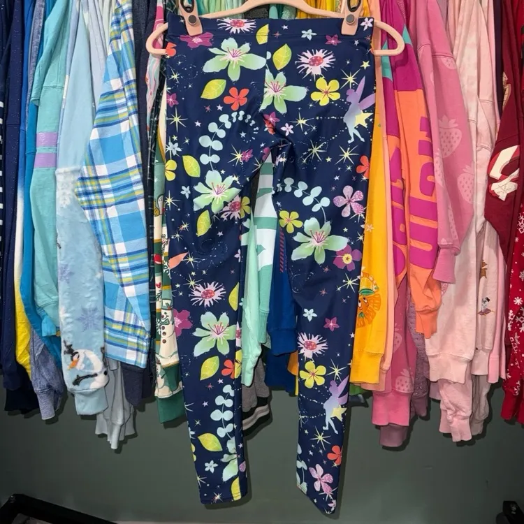 Disney parks x Main Street Bella Peter Pan tinkerbell athletic leggings M - Image 5