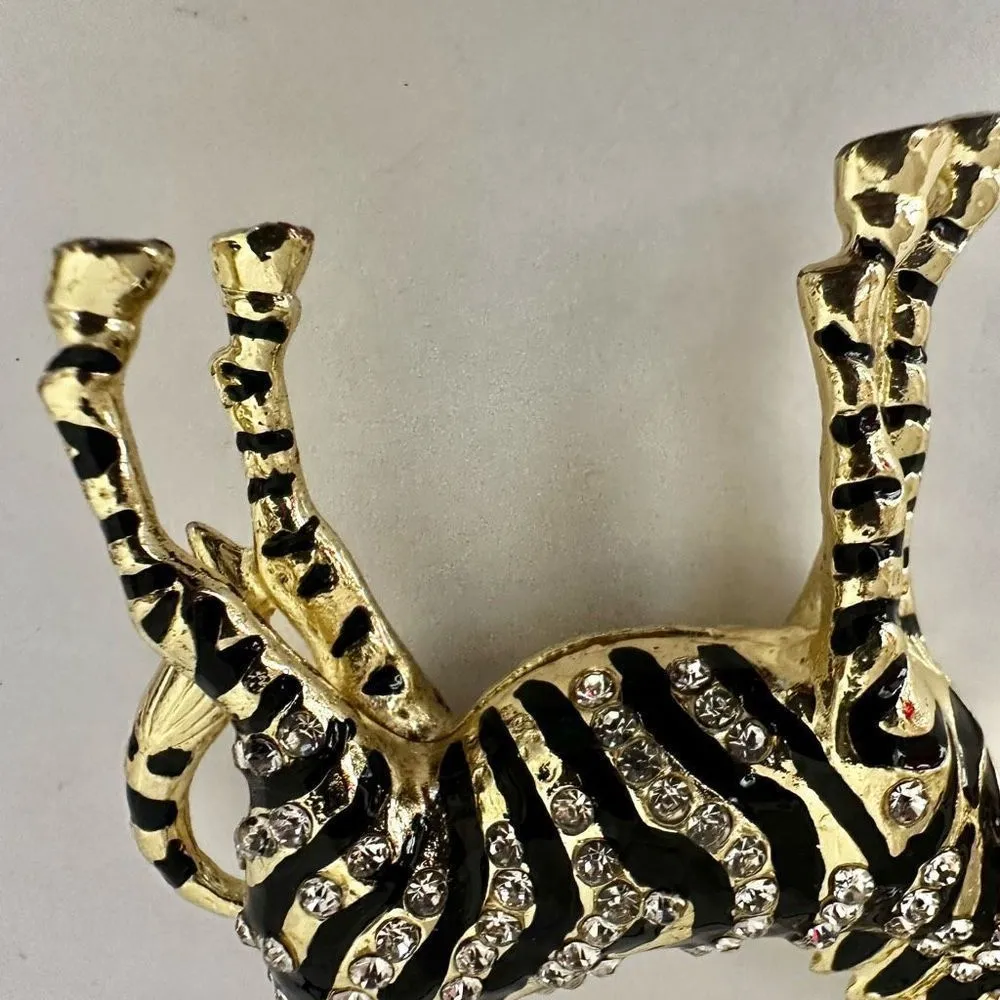 Gold tone black and rhinestone zebra keychain - Image 11