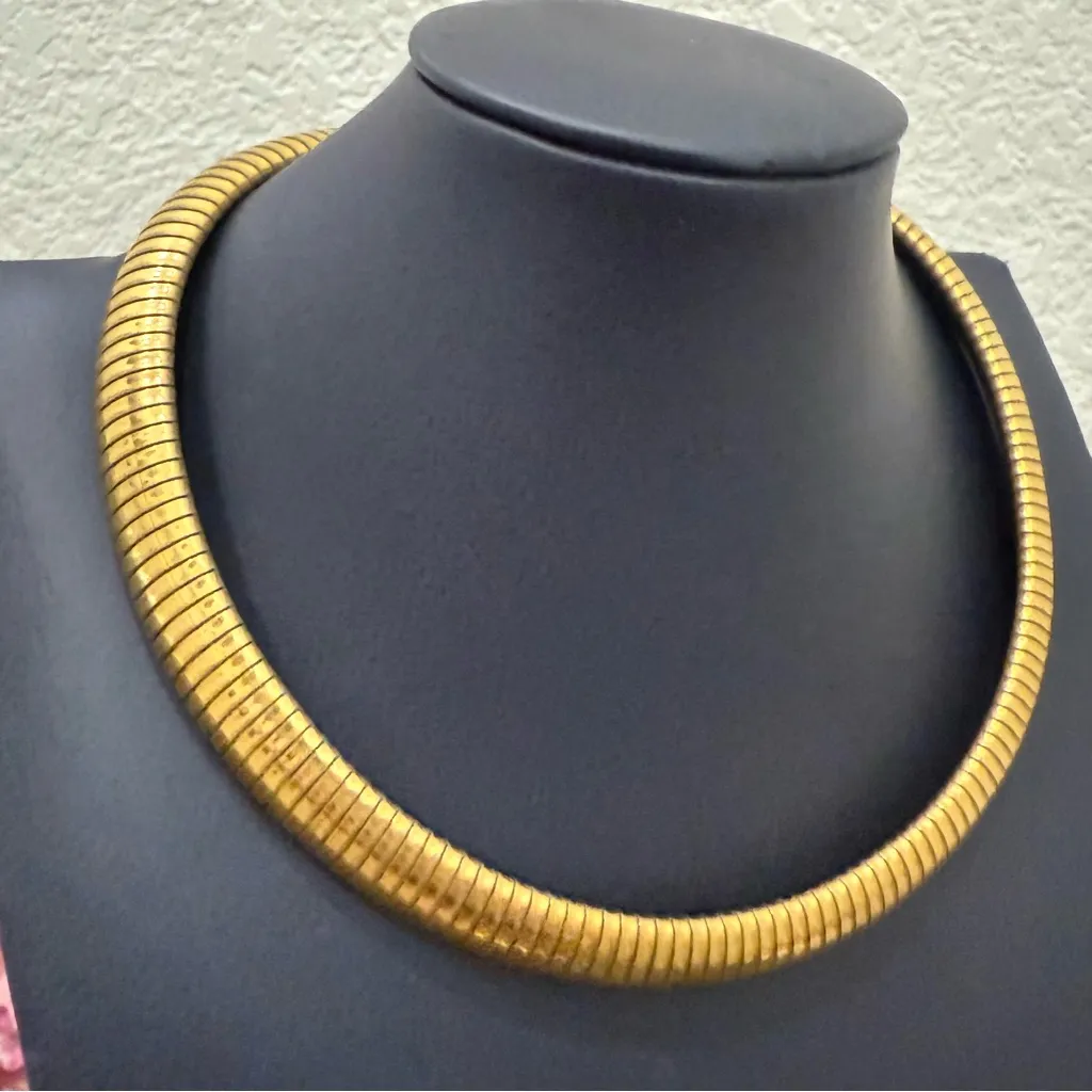 Vintage Unsigned GoldTone Omega Tubogas Style Link 16” Choker Statement Necklace Gold - Image 4