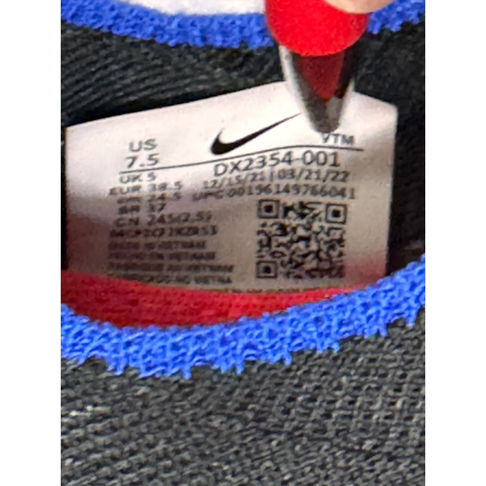 Nike React Phantom Run Flyknit 2, size 7.5 womens - Image 6