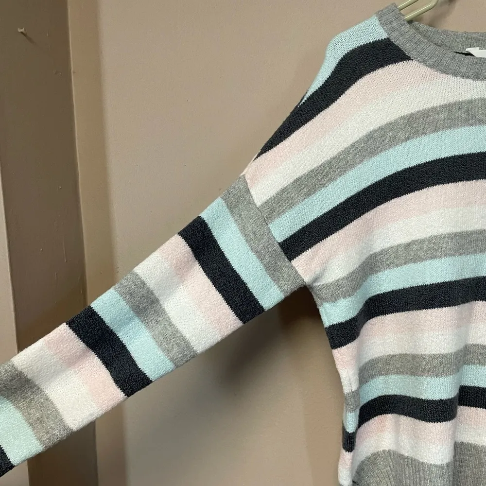 Time and Tru Sweater - Image 6