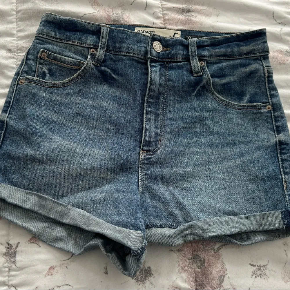 Garage Premium Ultra High Rise Y2K cuffed hem jean shorts siz 5 cotton dark blue - Image 5