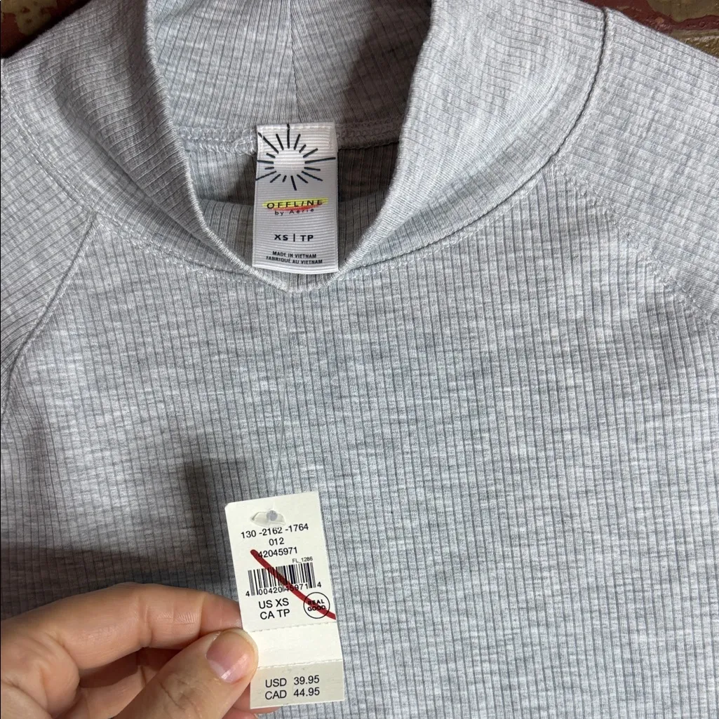 Aerie Light Gray Long Sleeve Crop Top - Image 2