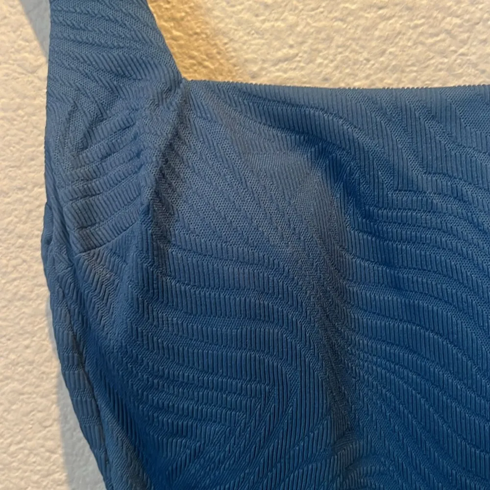 New Shade & Shore Women’s Jacquard Textured Swimsuit Size XS NWT - Image 3