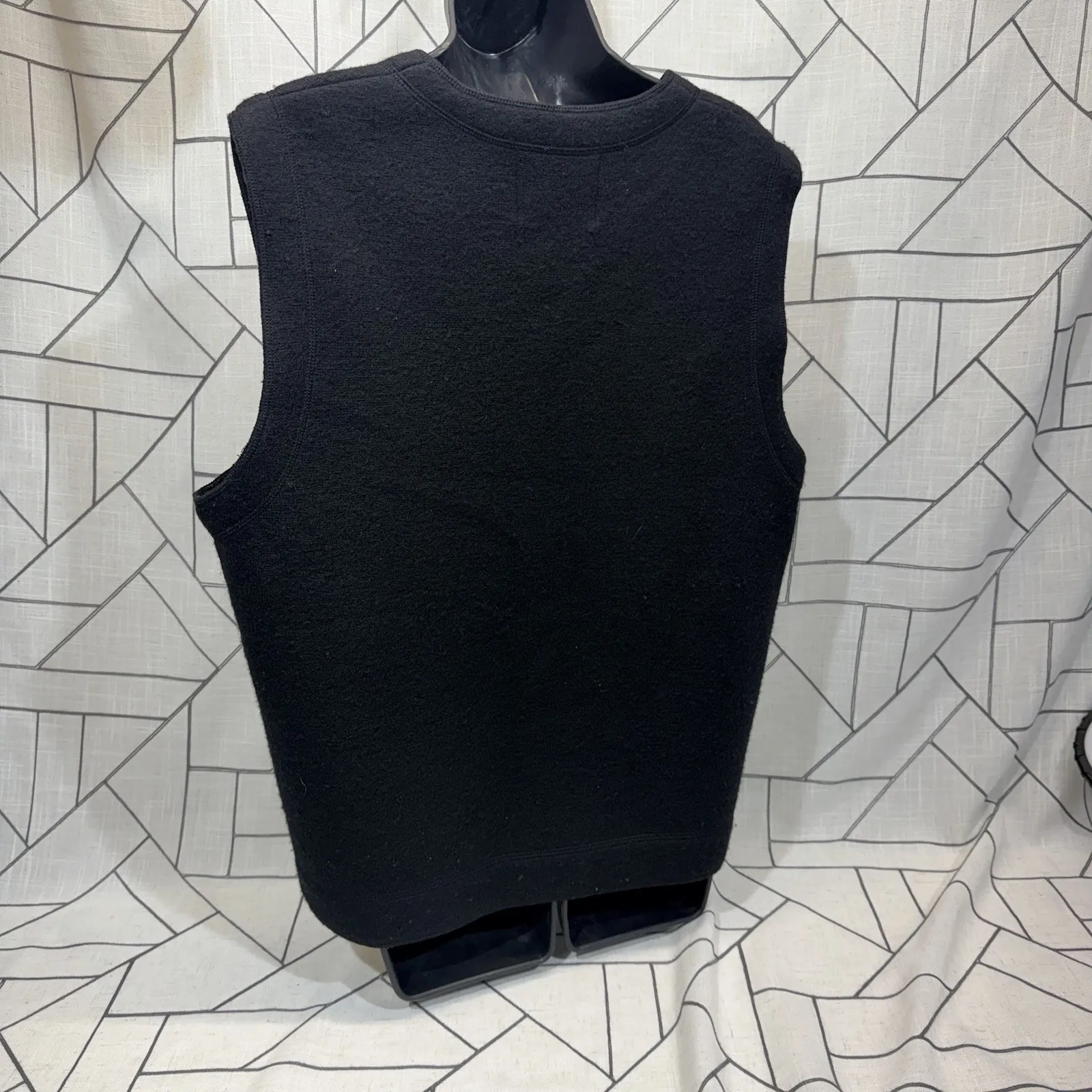 Woolrich Womens L Large Button Up Embroidered Wool Vest Bear MISSING 1 BUTTON - Image 3