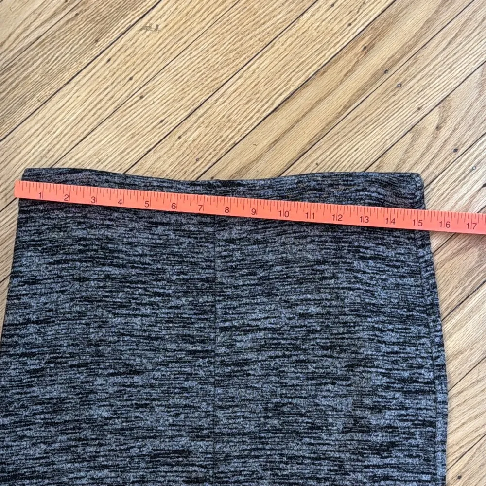 ARITZIA WILFRED FREE Pull On gray Stretch skirt size medium - Image 3