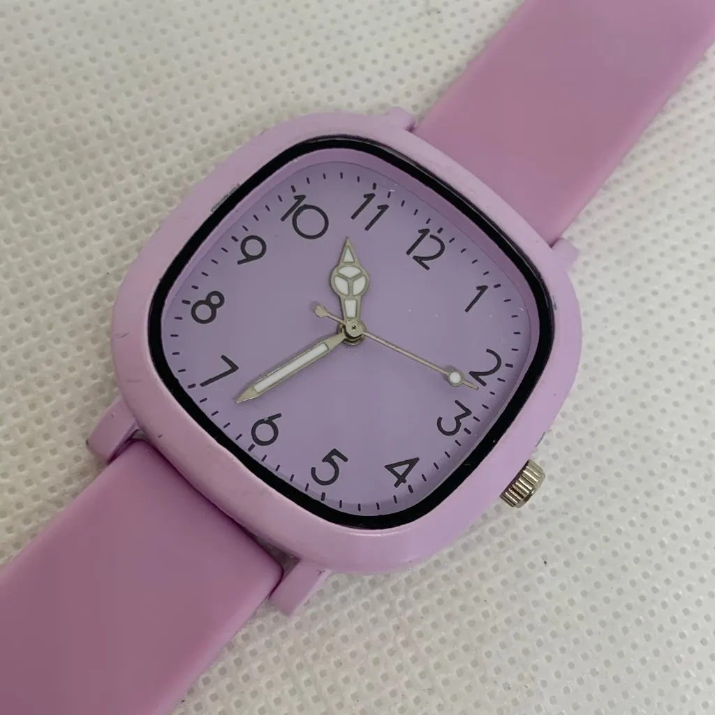 Women purple tone quartz analog watch 35mm square case silicone band running - Image 2
