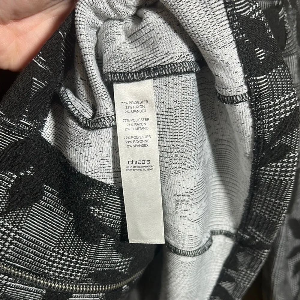 Chico's Black Floral Zip Up‎ Jacket Sweater | 1 - Image 4