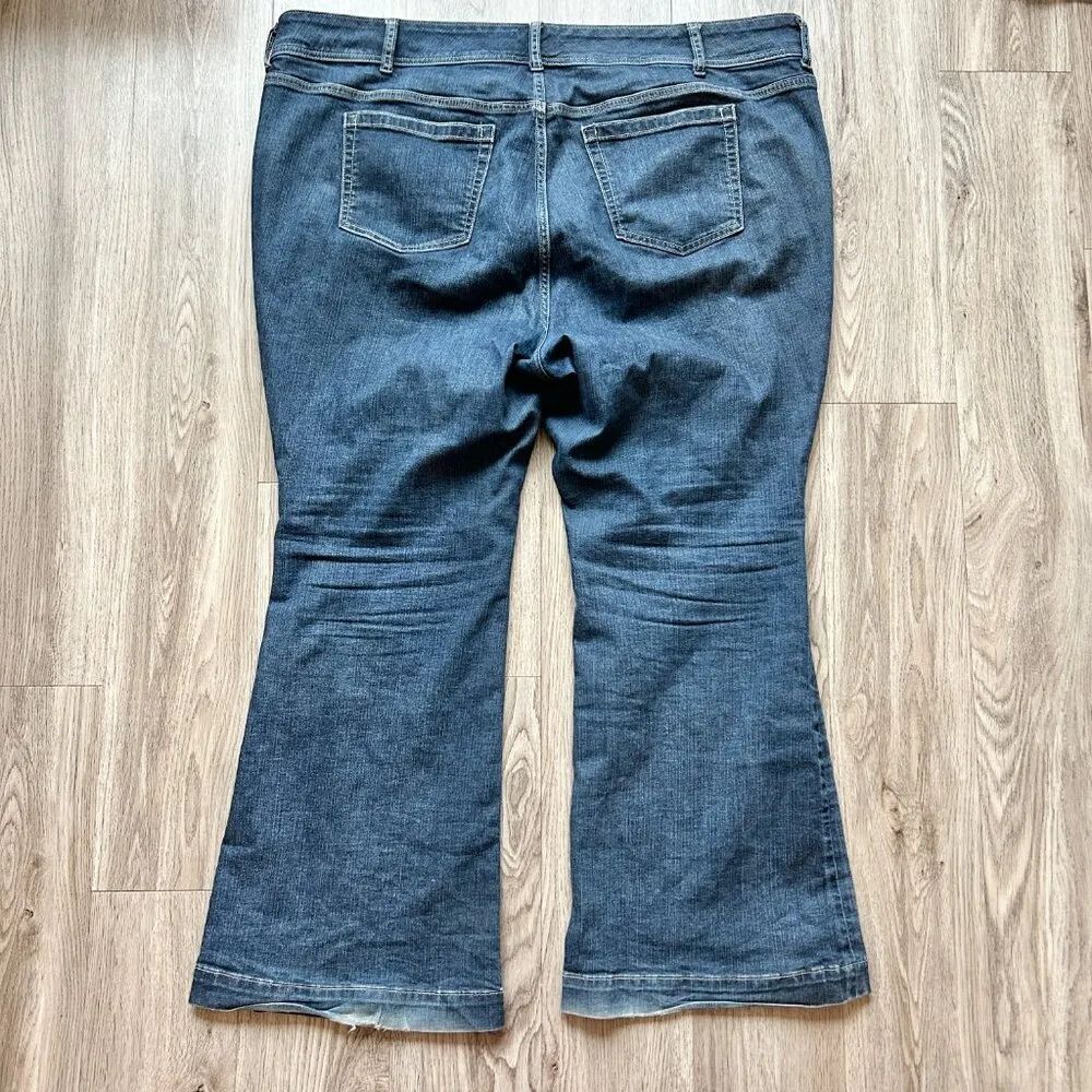 Torrid Vintage Stretch Mid-Rise Dark Wash Flare Jeans Size 24S - Image 7