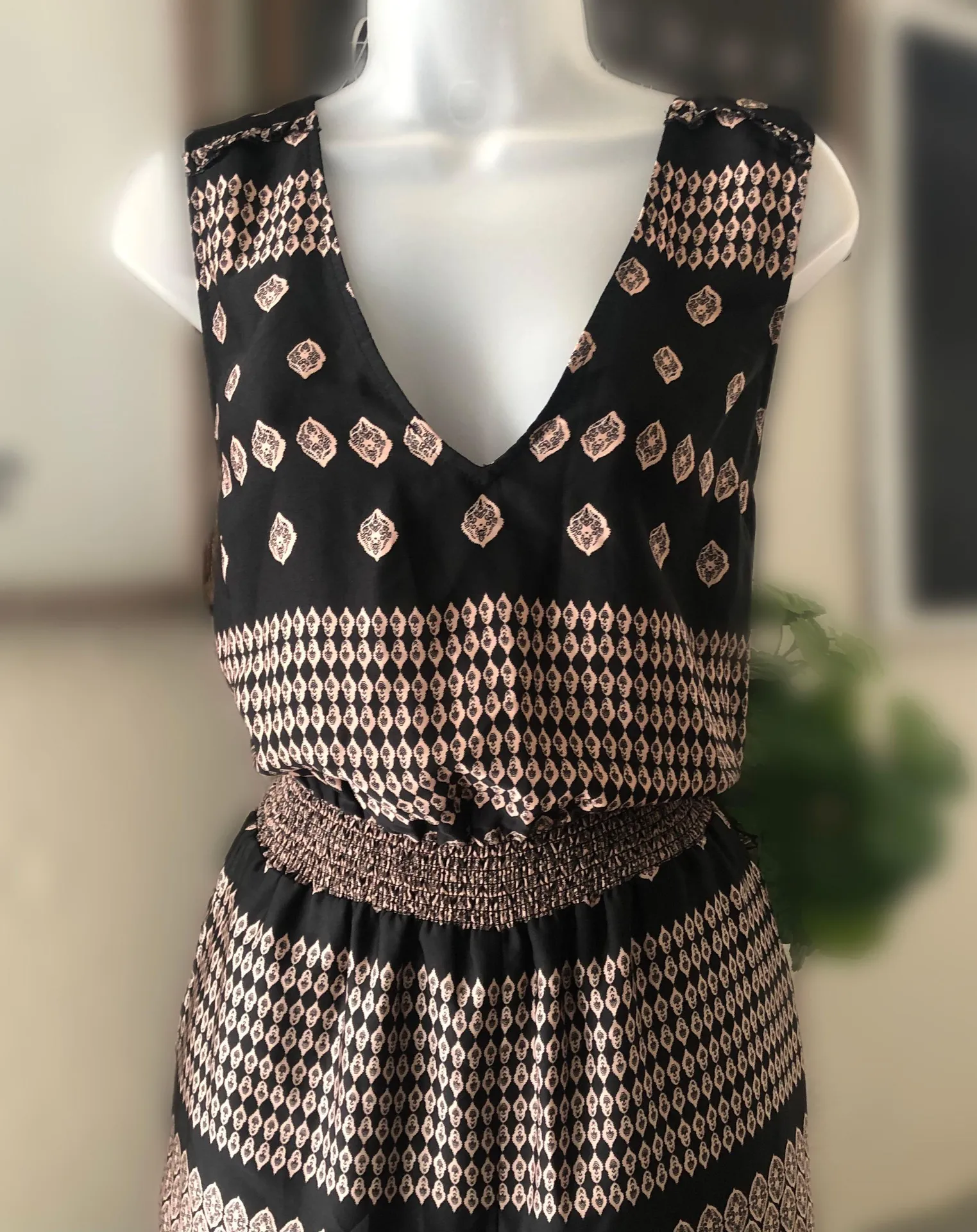 NWT Long wide leg sleeveless jumpsuit black and gold with a V neck - Image 2