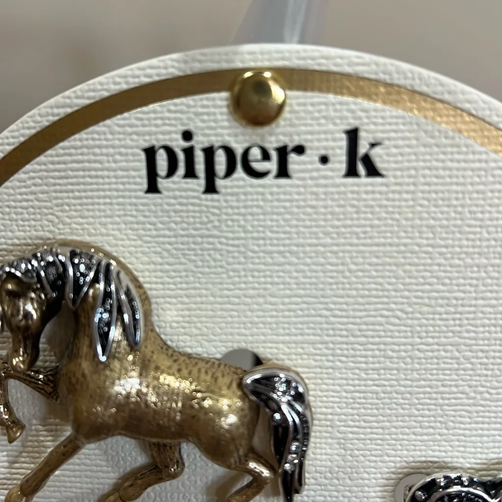 Piper K | Equestrian/Boho Motif Brooch Set Gold - Image 2