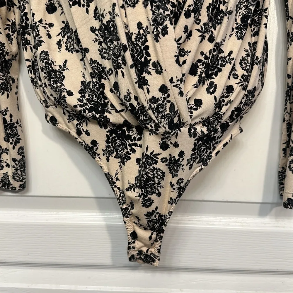 Intimately Free People Tan Black Long Sleeve Bodysuit Floral Small EUC #2273 - Image 4