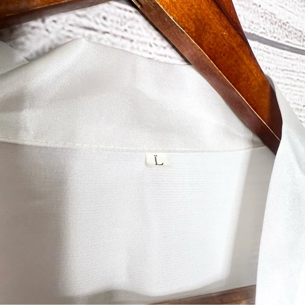 Elegant White Satin Kimono Robe Size L - Image 3