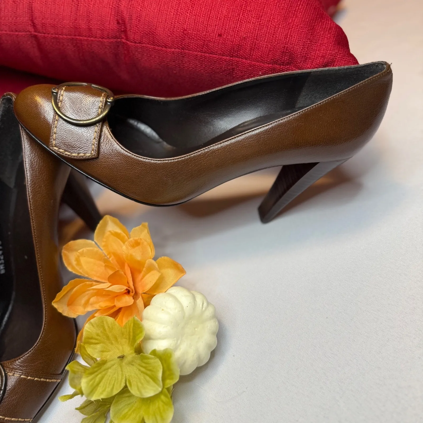 Stuart Weitzman Brown Leather Block Heel Pumps Women Size 39 Buckle Detail - Image 7