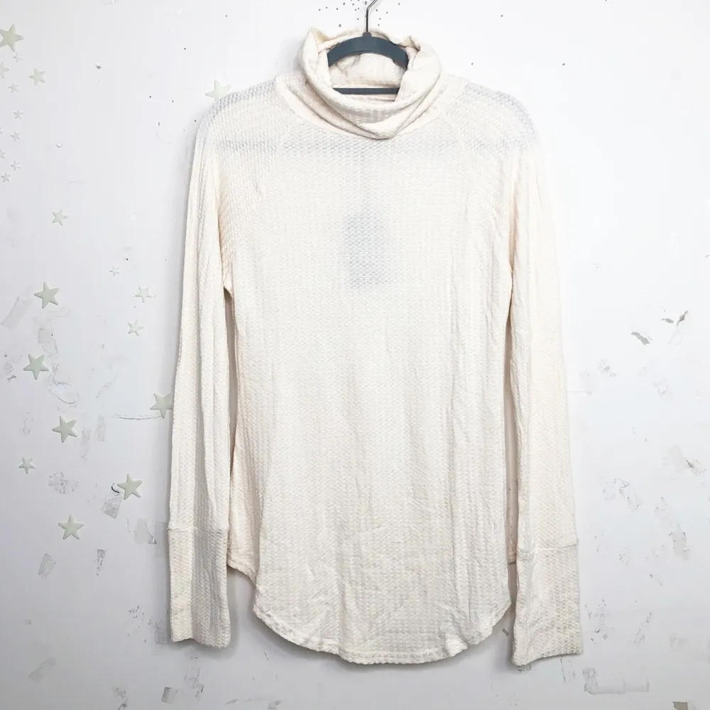 CHASER waffle knit light weight thermal turtleneck tunic. - Image 8