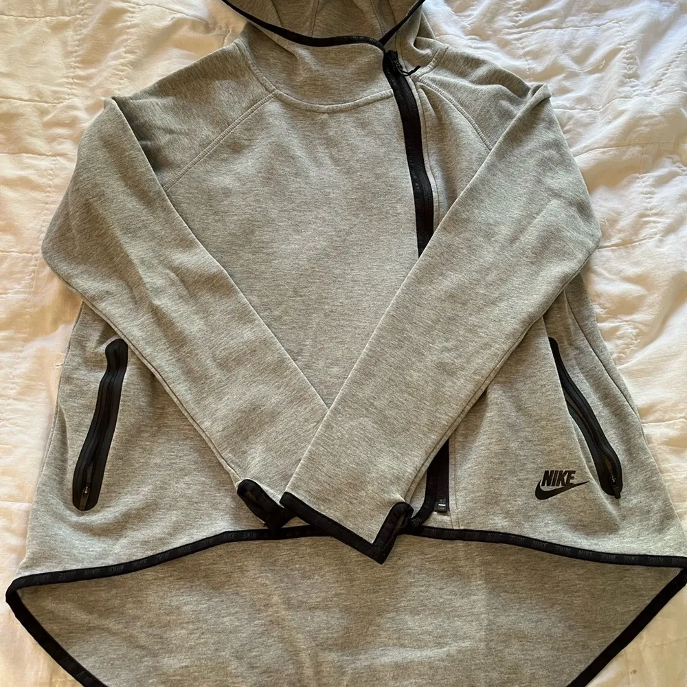 Gray Nike cropped zip up sweatshirt - Image 7