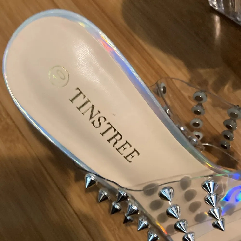 Tinstree Women’s Size 10 Clear Chunky Block Heel Open Toe Studded Sandals NWT - Image 3
