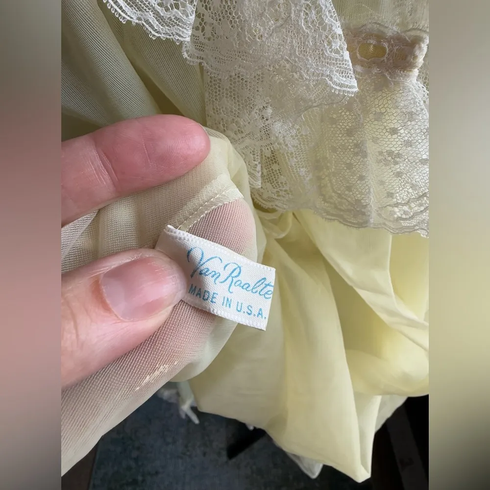 Vintage 60/70s Van Raalte yellow lace sheer nylon peignoir set, size medium - Image 8