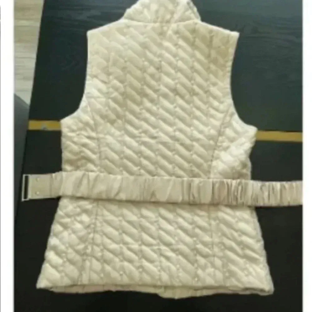 White House Black Market Quilted / Belted Vest - Size XXS - EUC - Image 9