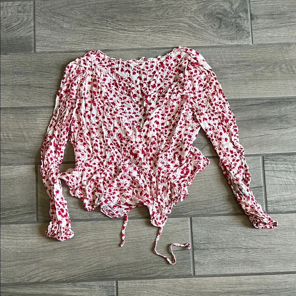 Olivaceous White and Red Ruched Tie Front Blouse - Image 4