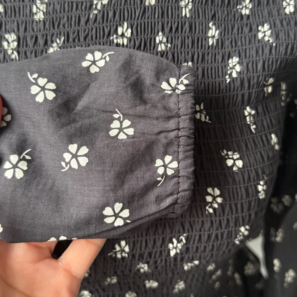 Elegant Black Floral Women's Top Size Small Smocked Long Sleeve Peplum Cotton - Image 4